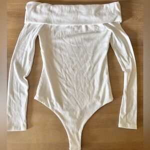 AFRM Long Sleeved Off-Shoulder Ribbed Bodysuit in White, Size Small, NWT